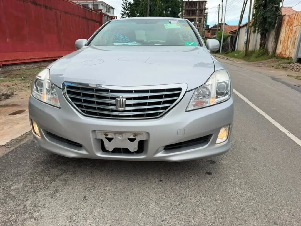 Price Toyota Crown 2009 for Sale in Dar es Salaam