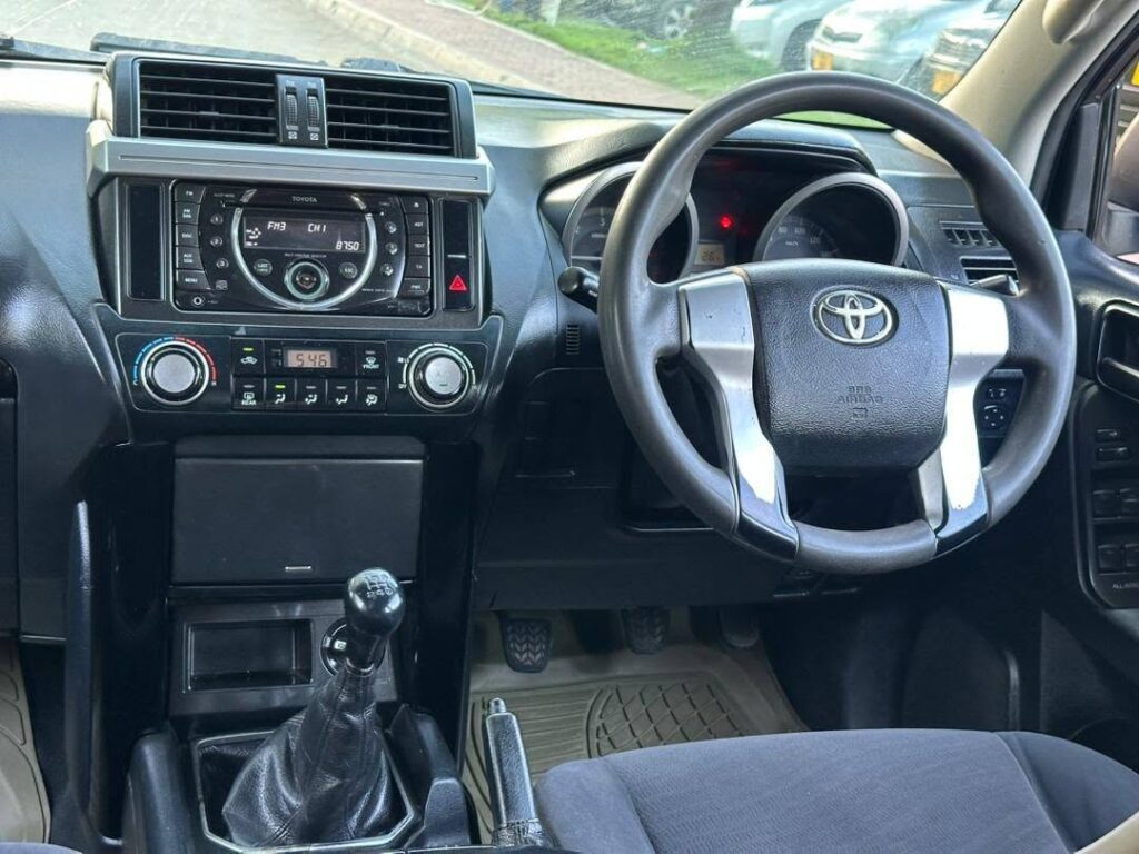 Magari Land Cruiser Prado 2016 lipo Dar es Salaam