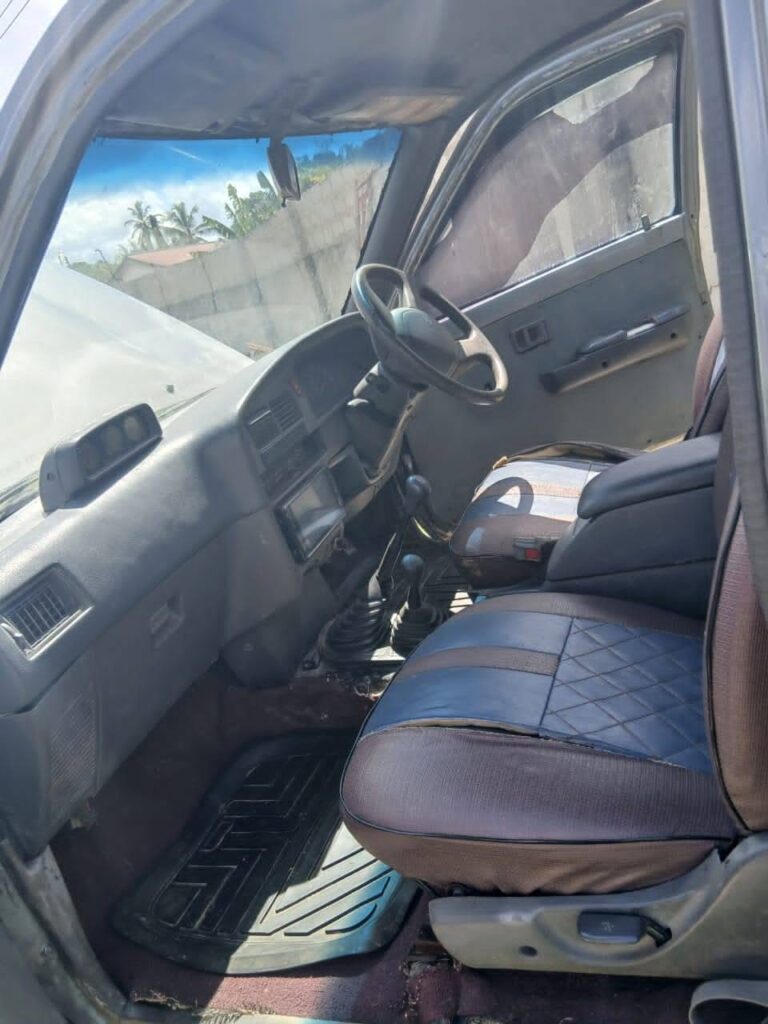 Price Toyota Hilux 1995 for Sale in Dar es Salaam