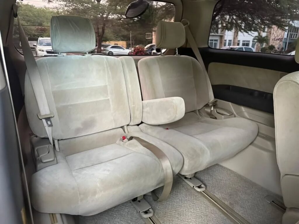 Bei ya Toyota Alphard 2006 Sokoni Dar es Salaam Tanzania