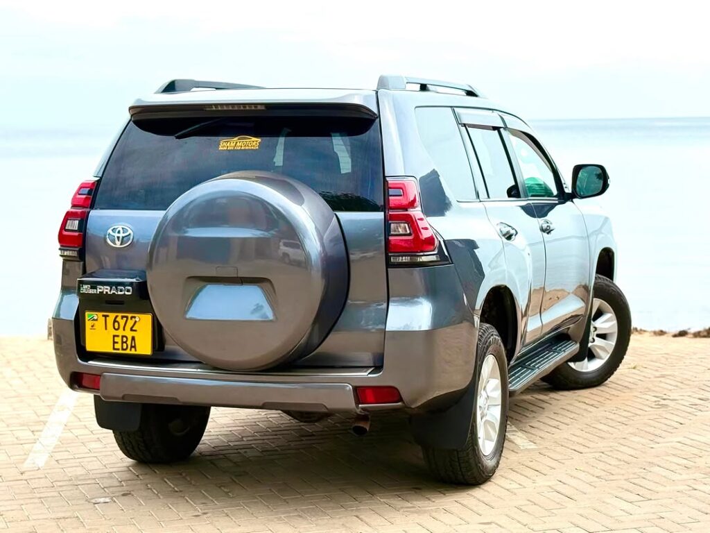 Magari Land Cruiser Prado 2017 lipo Mwanza
