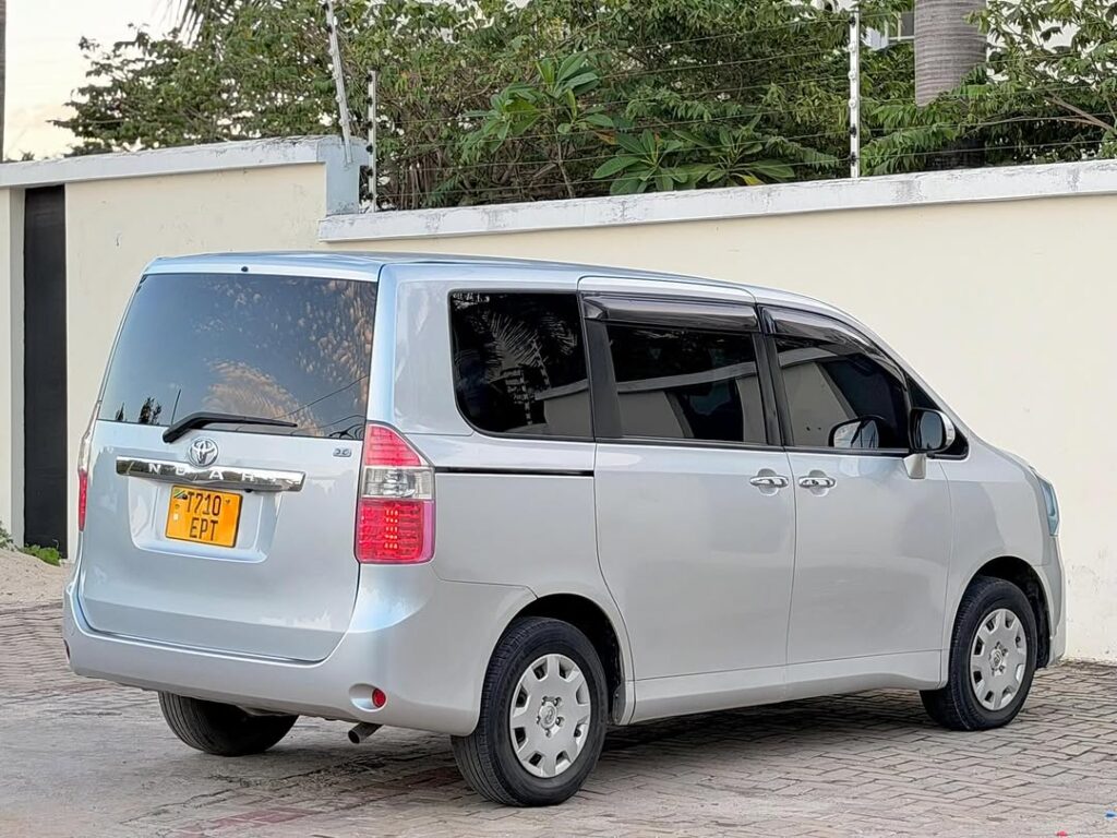 Toyota Noah 2009 for Sale in Dar es Salaam