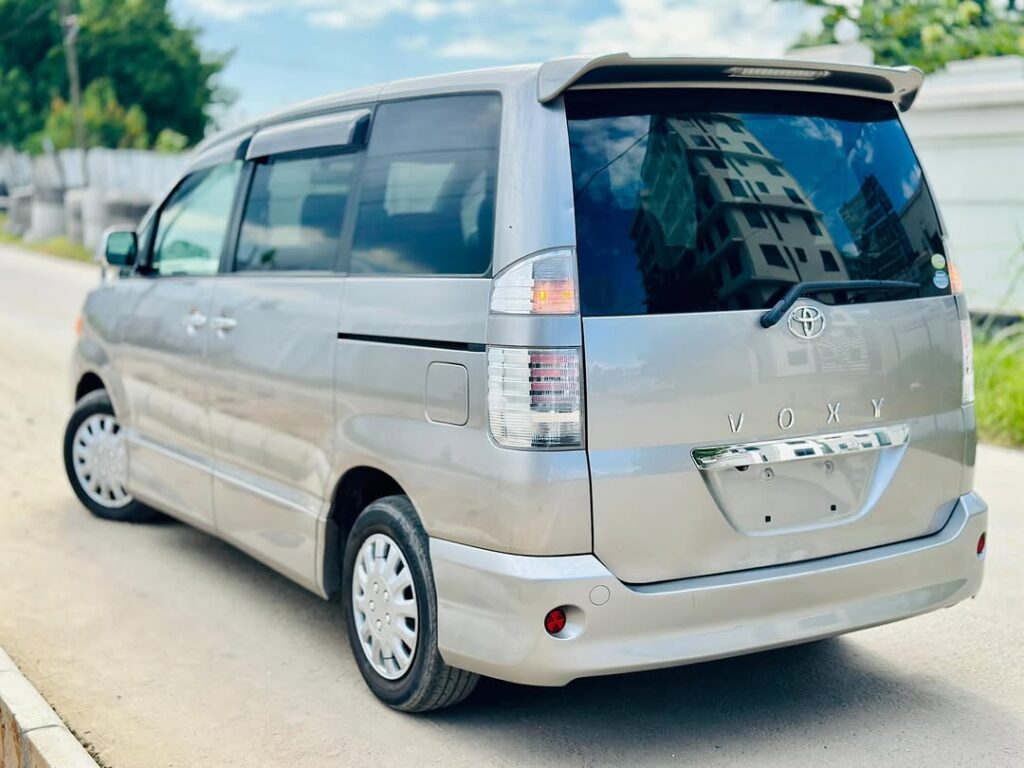 Bei ya Toyota Voxy 2007 Sokoni Dar es Salaam Tanzania