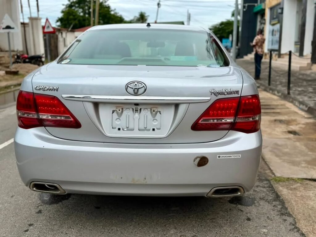 Toyota Crown 2009 for Sale in Dar es Salaam