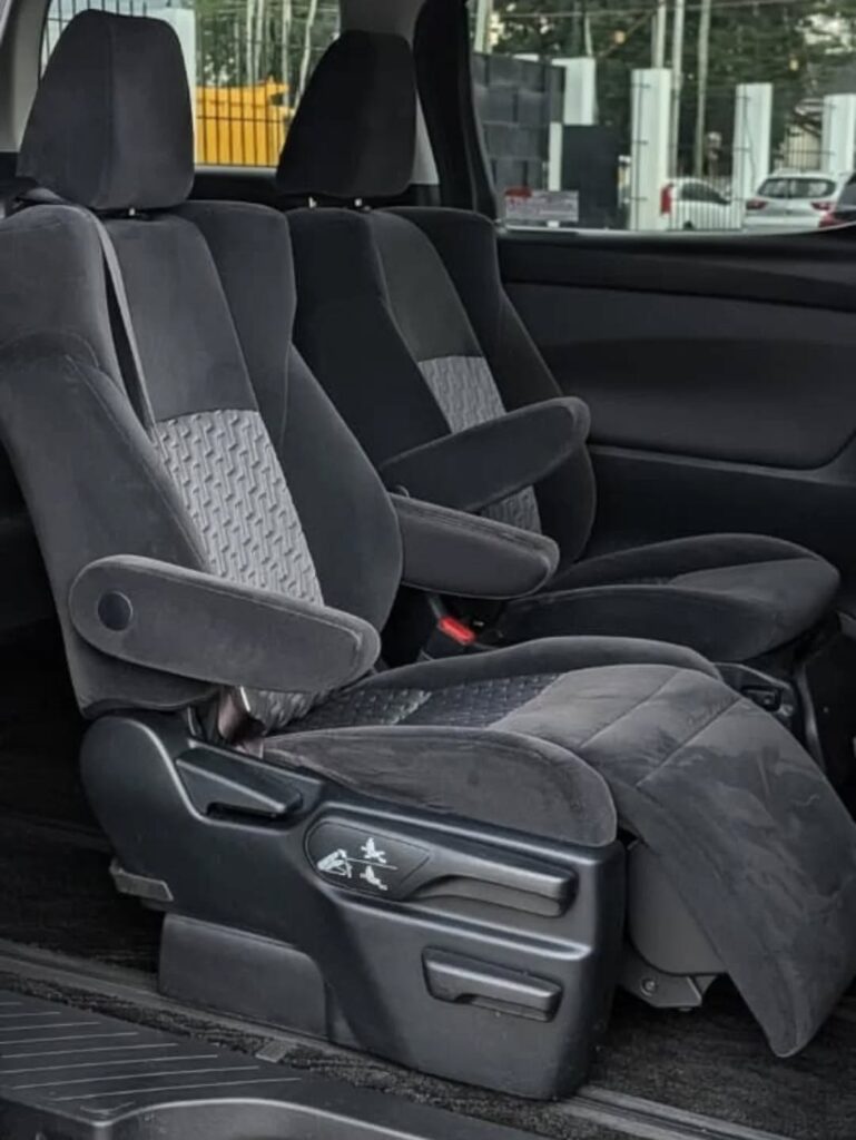 Bei ya Toyota Alphard 2015 Sokoni Dar es Salaam Tanzania