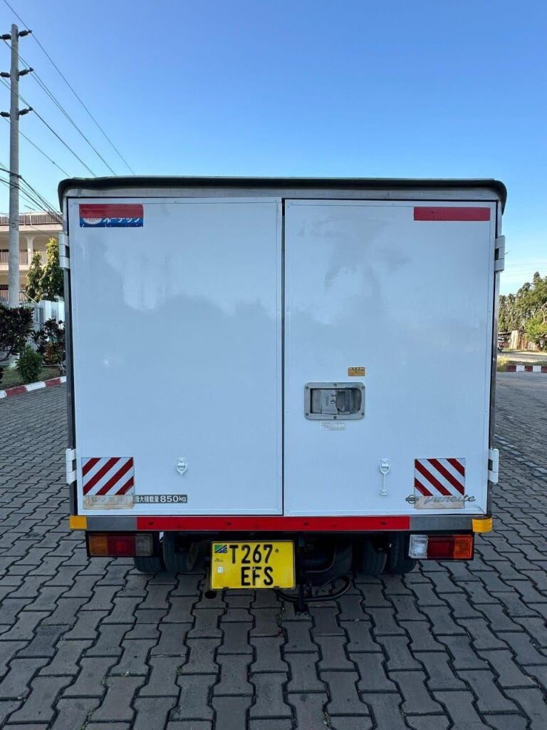 Nissan Vanette 2000 for Sale in Dar es Salaam