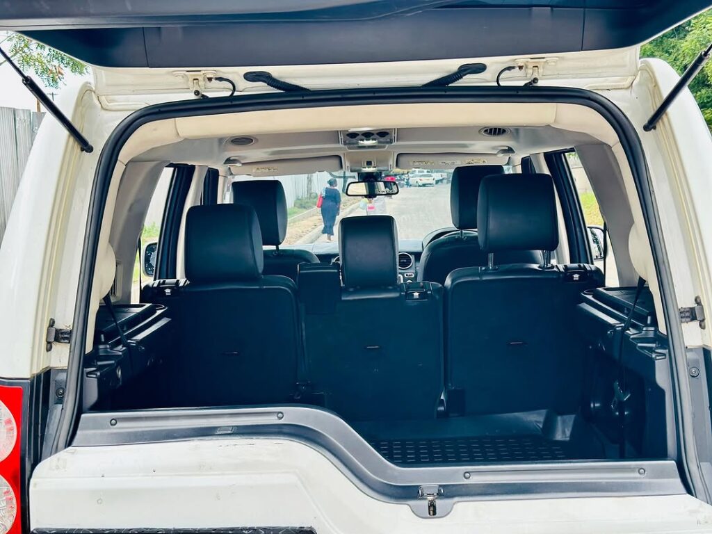 Buy Land Rover Discovery 4 2013 for Sale in Dar es Salaam