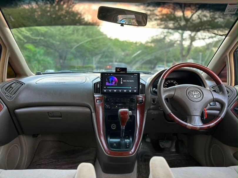Toyota Harrier bei poa sokoni Dar es Salaam Tanzania