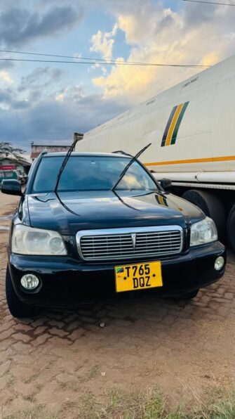 Bei Ya Toyota Kluger 2002 Sokoni Mbeya Tanzania