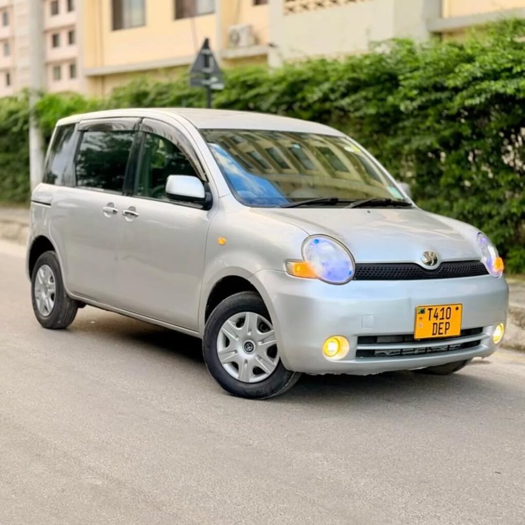 Toyota Sienta 2005 Inauzwa Dar es Salaam Tanzania