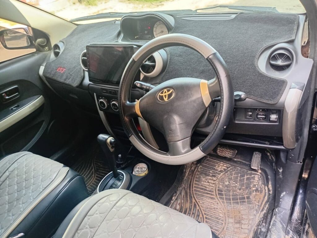 Price Toyota IST 2005 for Sale in Dar es Salaam