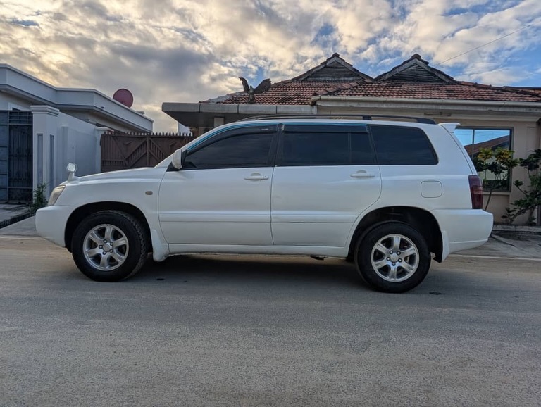 Buy Toyota Kluger 2000 for Sale in Dar es Salaam