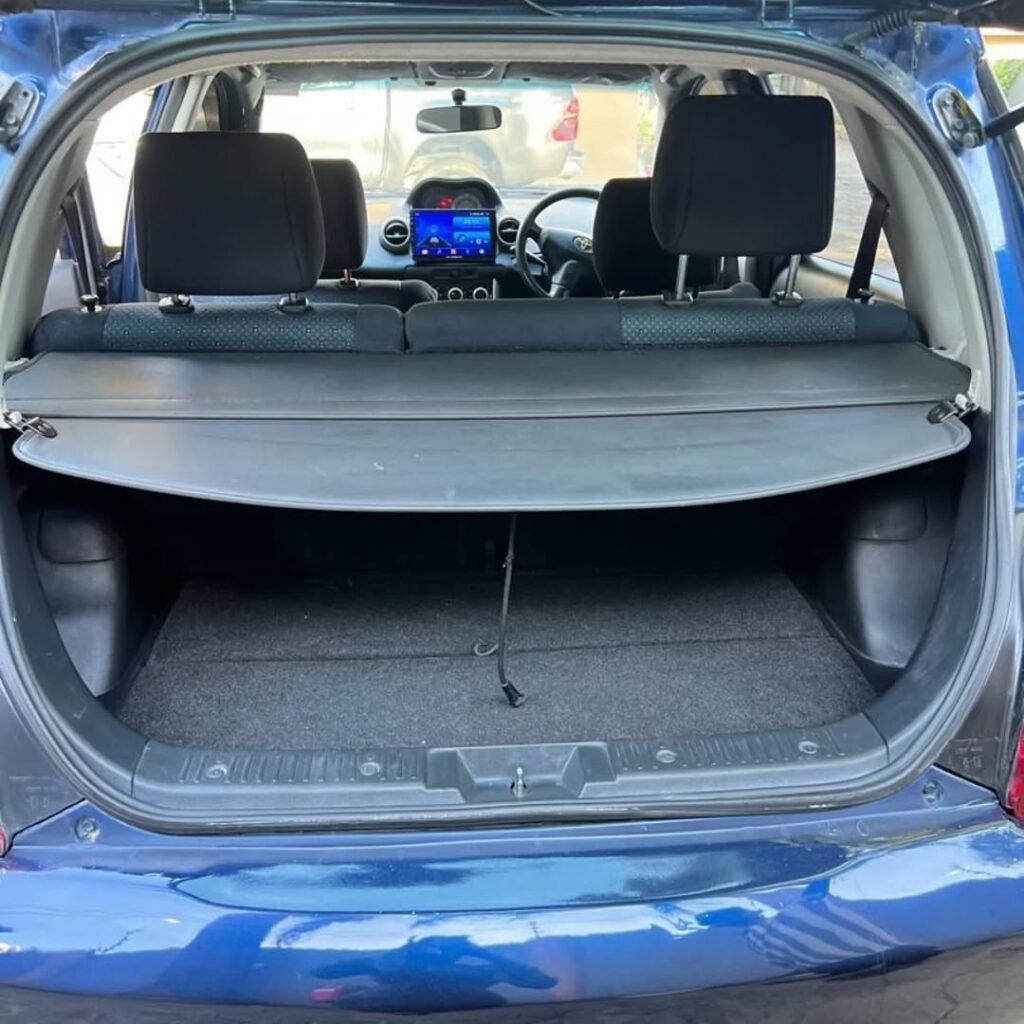 Toyota IST bei poa sokoni Dar es Salaam Tanzania