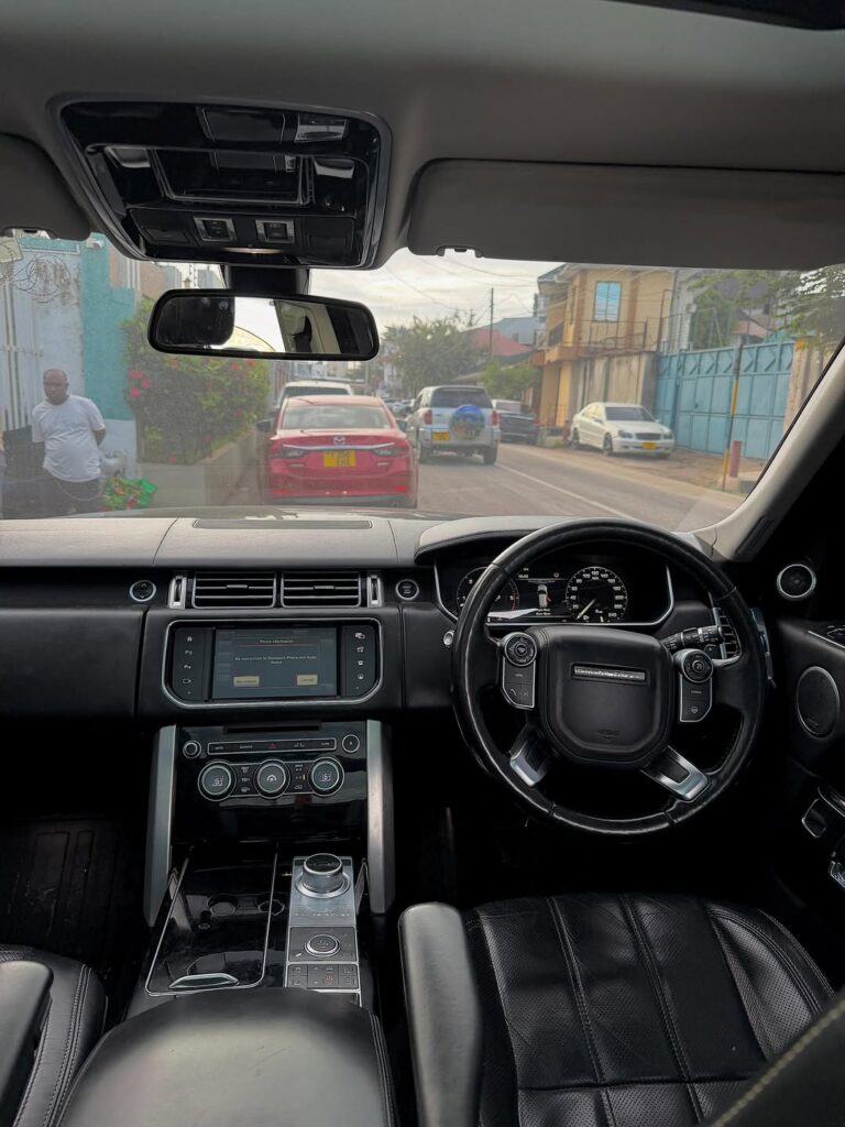 Land Rover Range Rover 2016 Inauzwa Dar es Salaam Tanzania