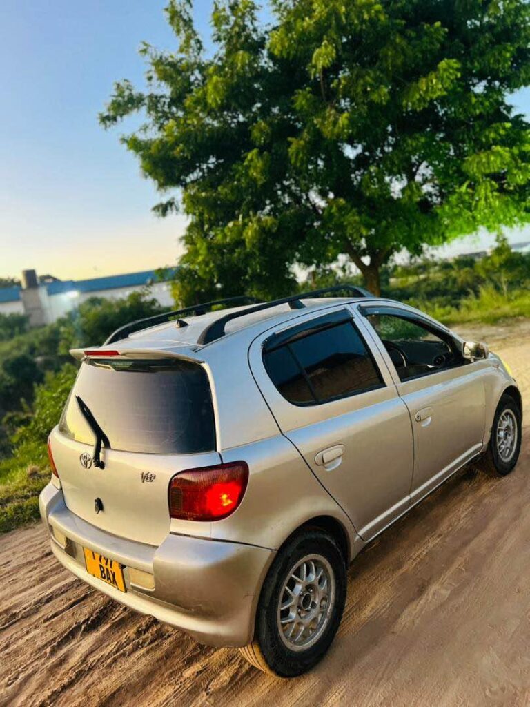 Toyota Vitz bei poa sokoni Dar es Salaam Tanzania