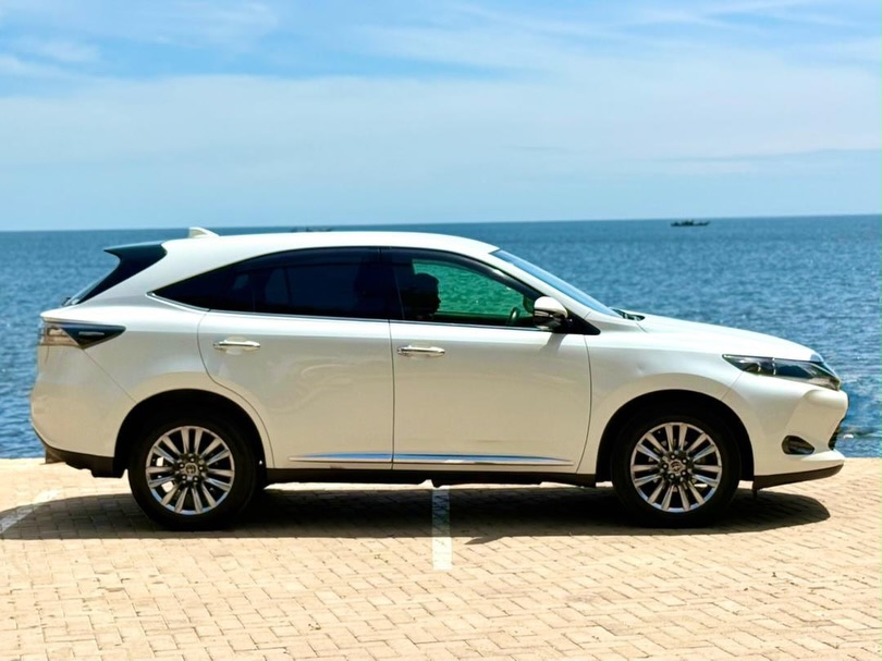 Toyota Harrier bei poa sokoni Mwanza Tanzania