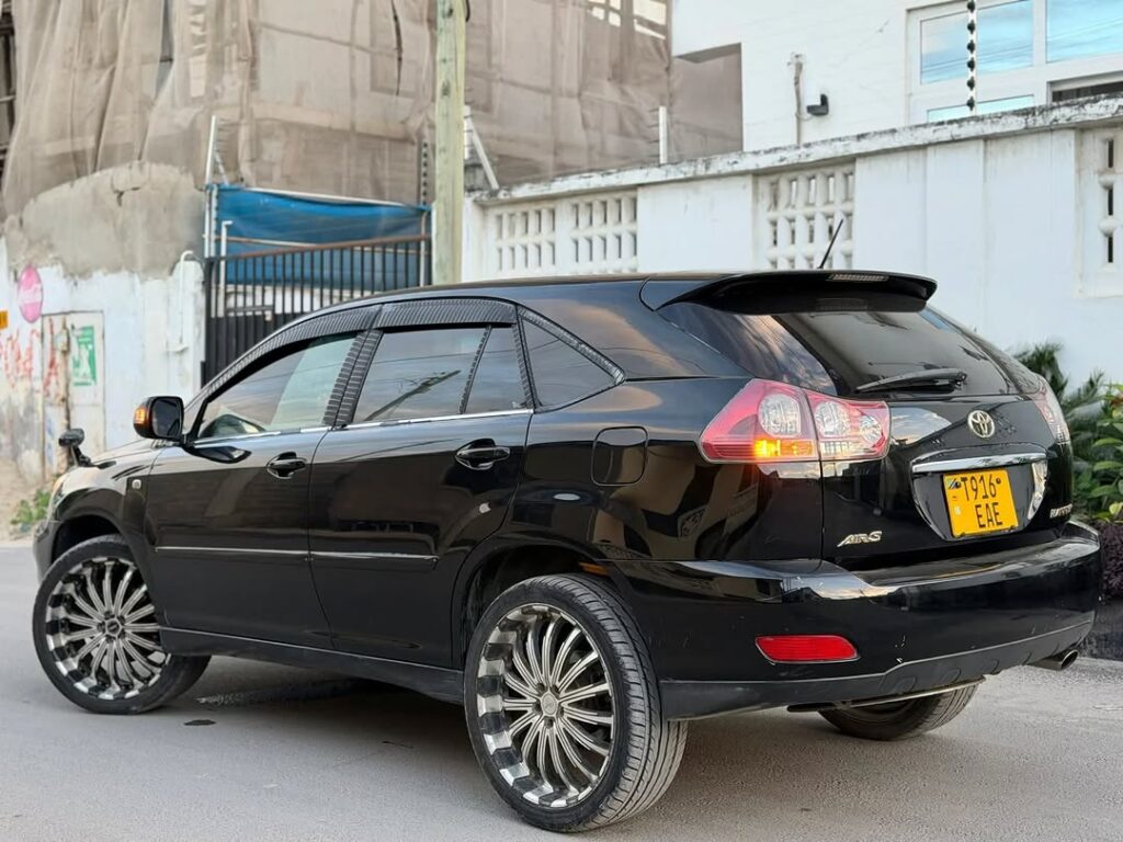 Toyota Harrier bei poa sokoni Dar es Salaam Tanzania