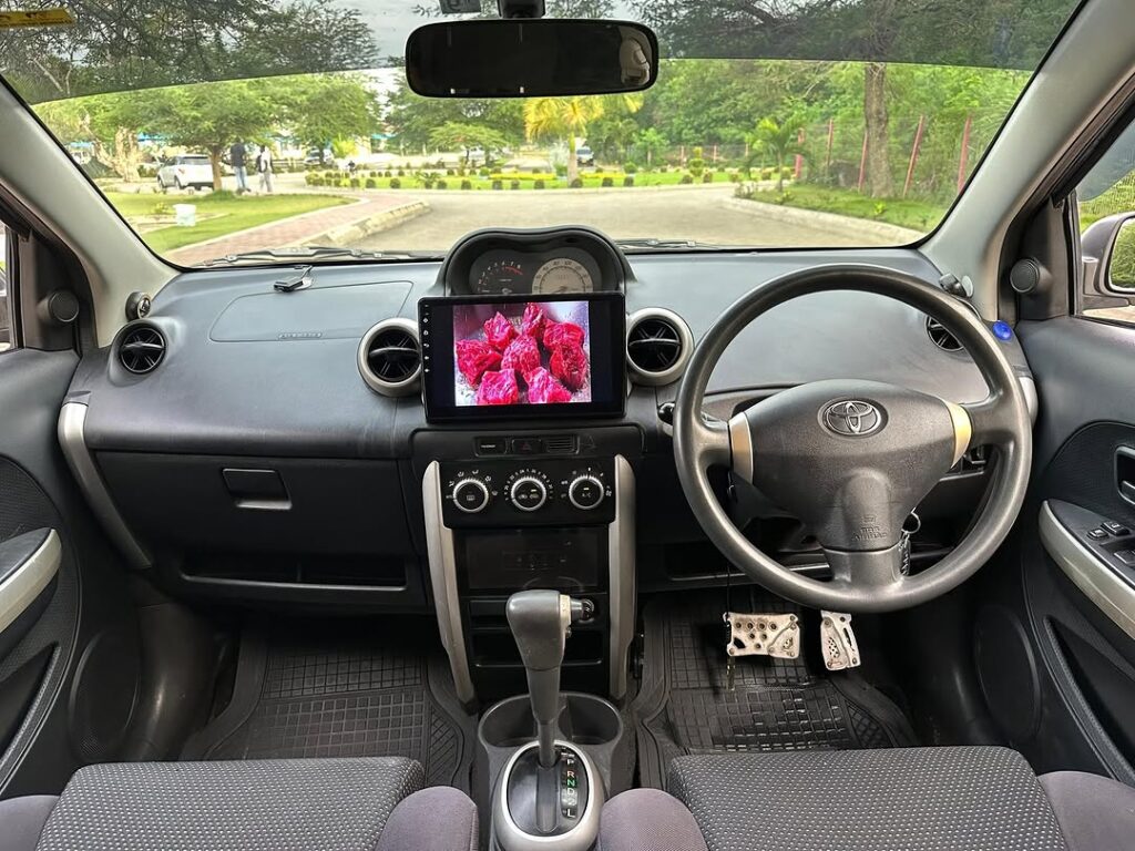 Magari Used Toyota IST 2004 Dar es Salaam Tanzania