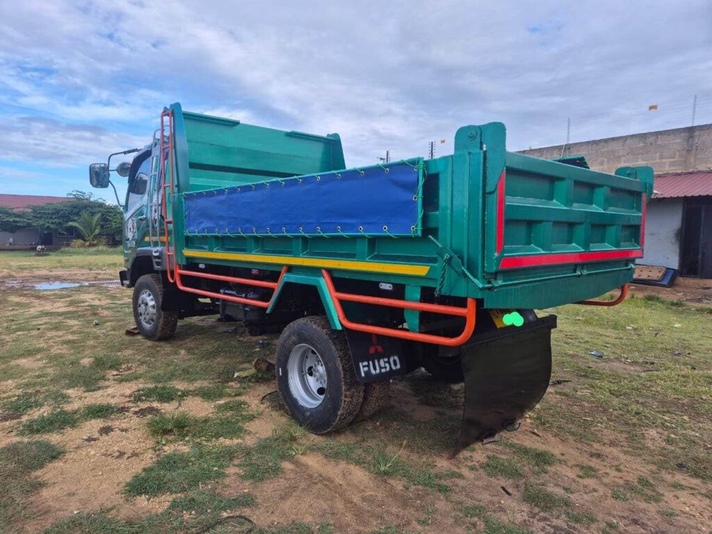 Mitsubishi Tipper 2005 for Sale in Dar es Salaam