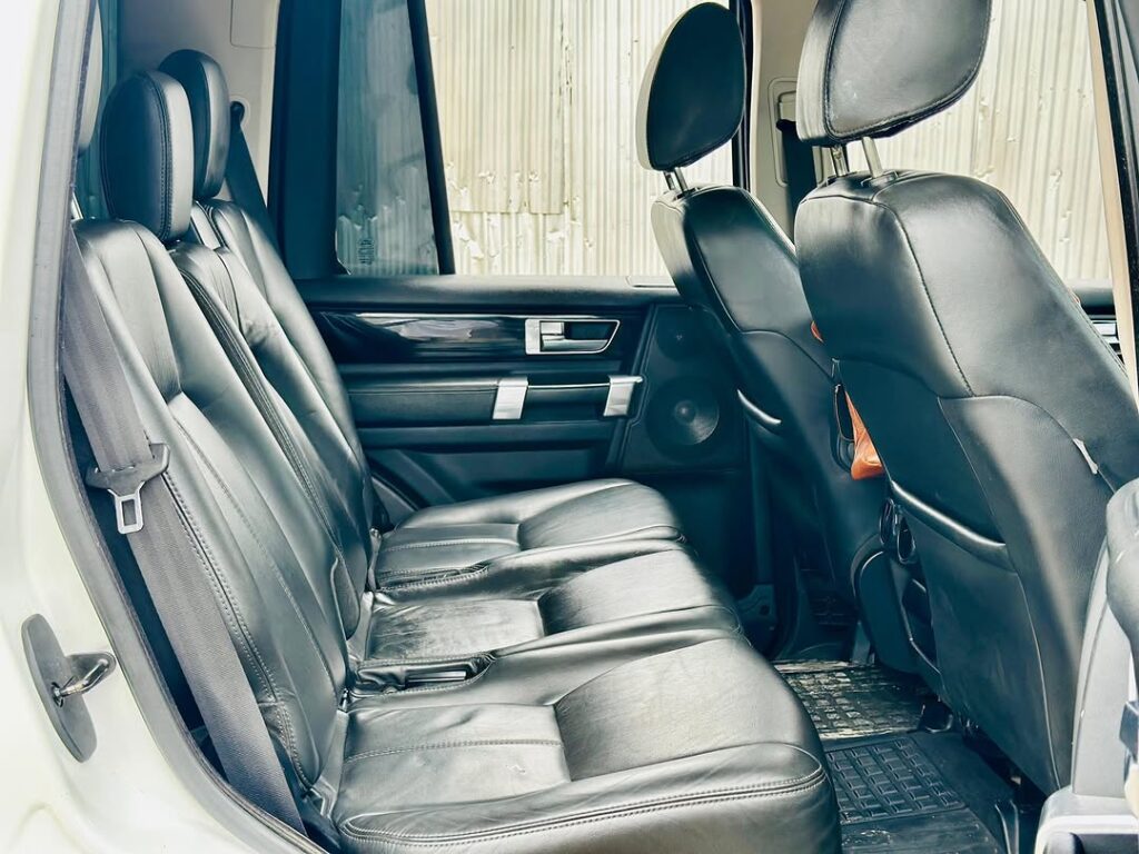 Price Land Rover Discovery 4 2013 for Sale in Dar es Salaam