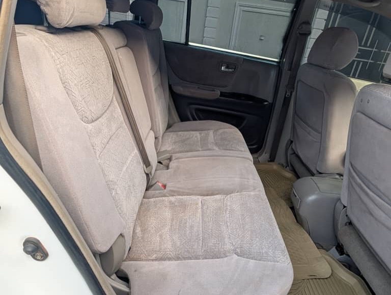 Price Toyota Kluger 2000 for Sale in Dar es Salaam