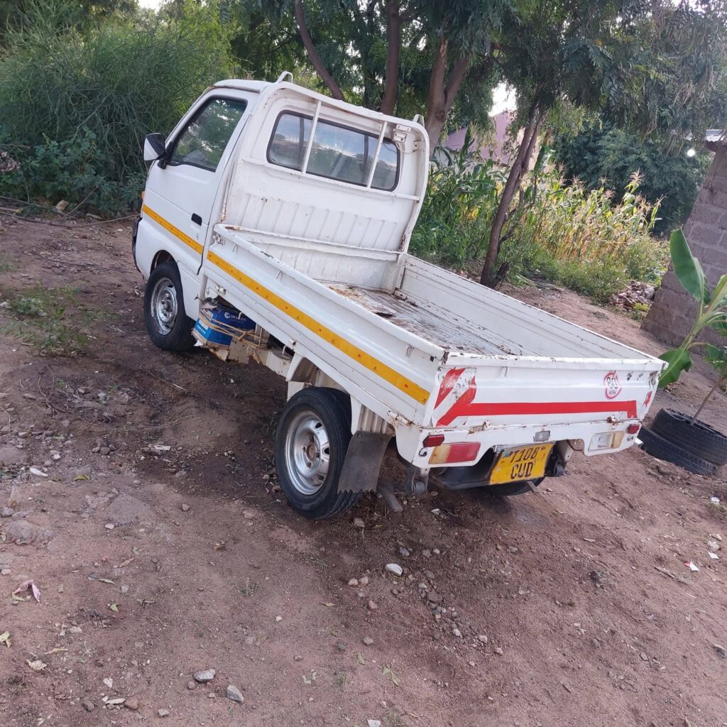 Magari Sokoni Suzuki Carry ya Bei Poa 2000