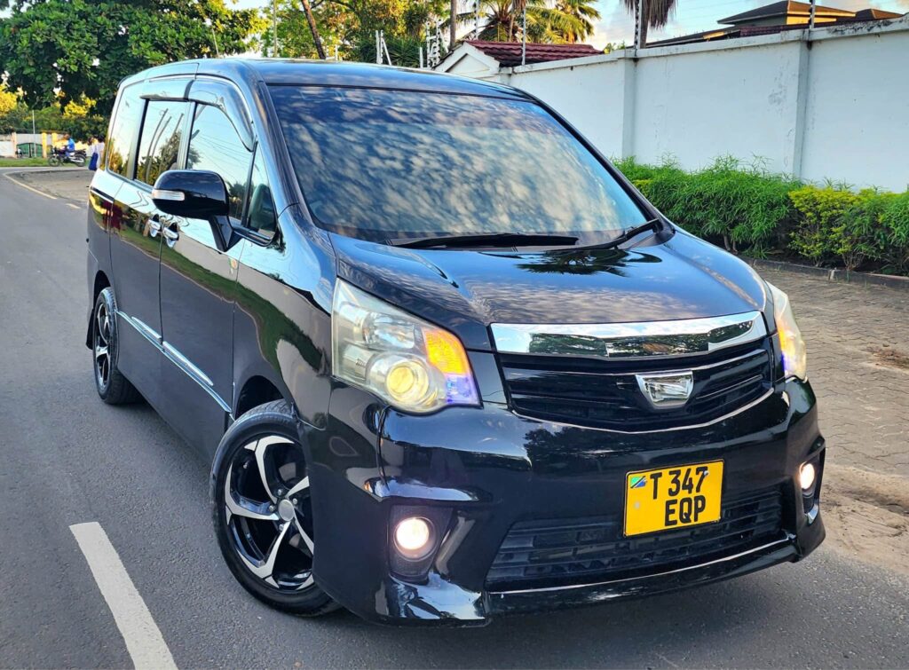 Price Of Toyota Noah 2010 for Sale in Tanzania