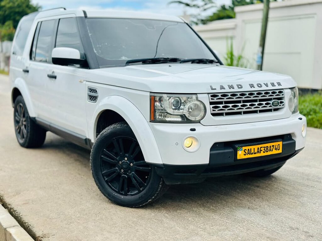 Price Of Land Rover Discovery 4 2013 for Sale in Tanzania
