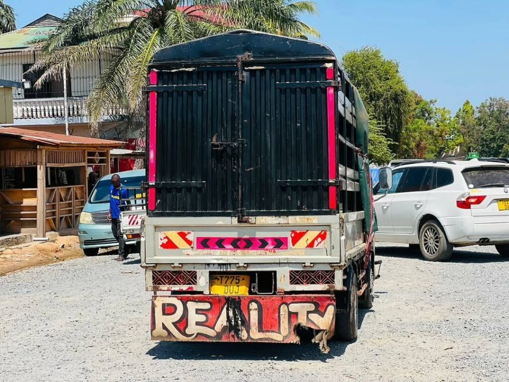 Price Mitsubishi Canter 2008 for Sale in Mwanza