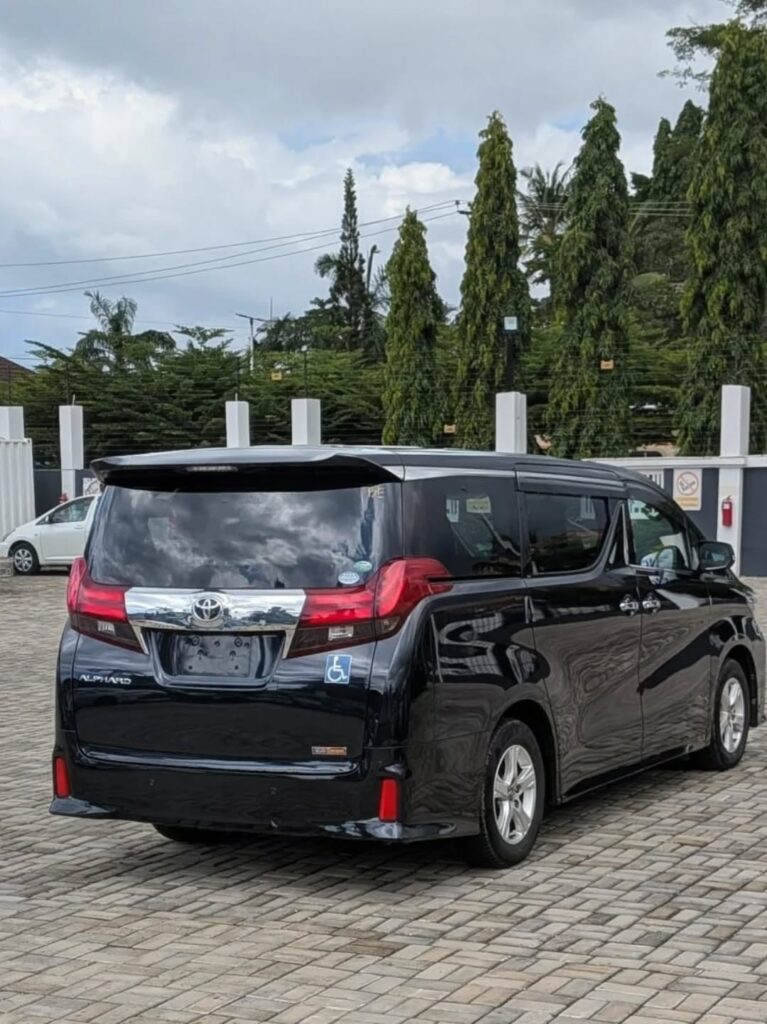 Toyota Alphard bei poa sokoni Dar es Salaam Tanzania