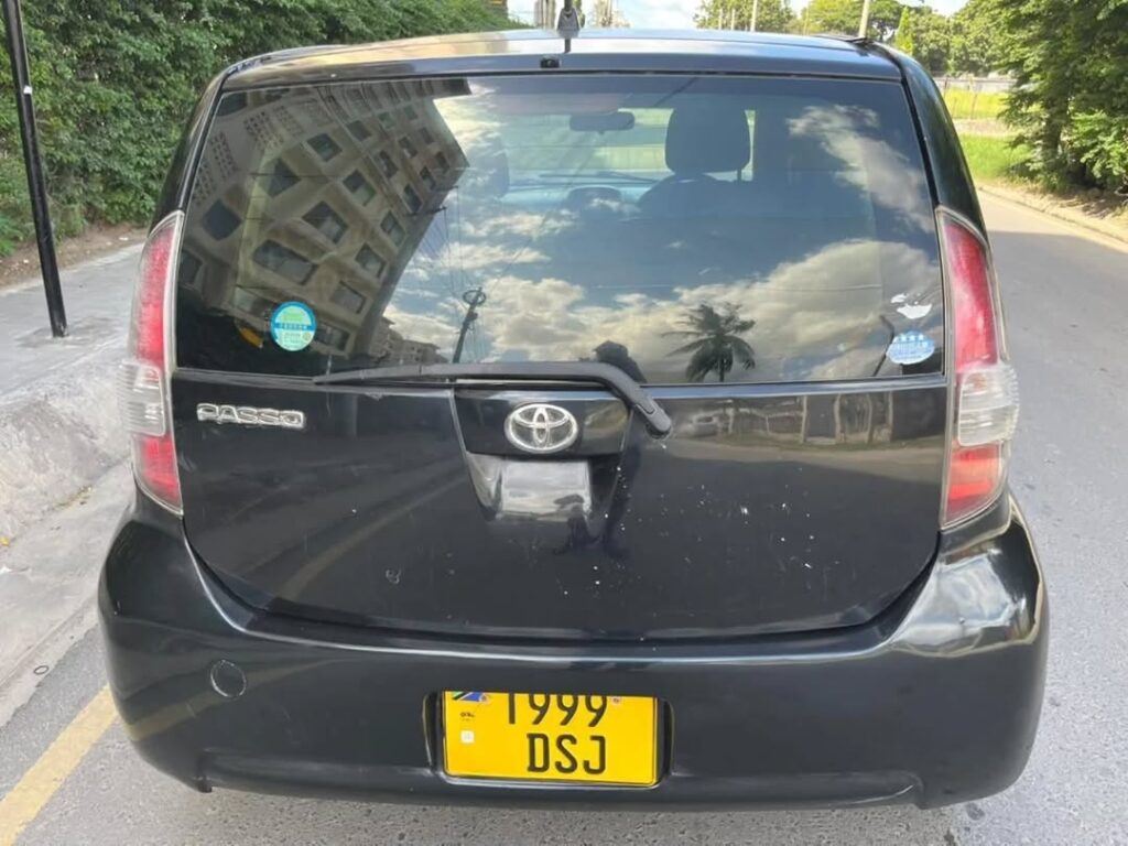 Price Toyota Passo 2004 for Sale in Dar es Salaam