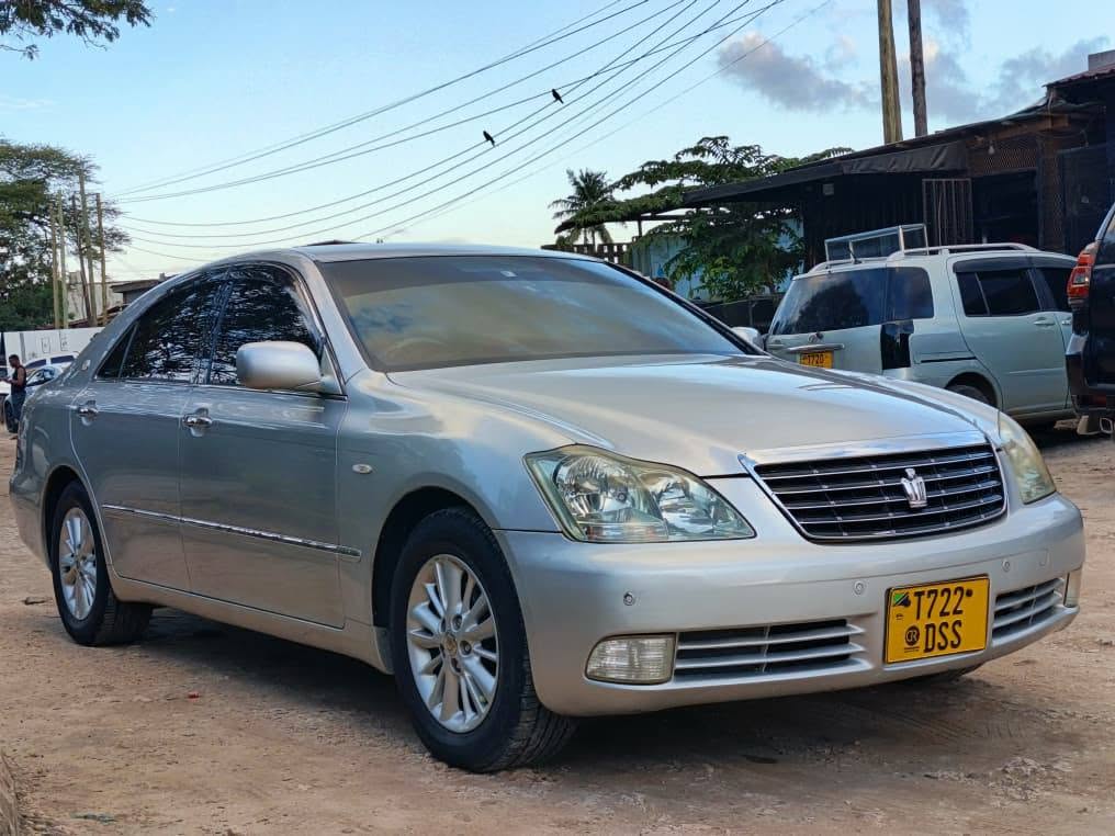 Buy Toyota Crown 2006 for Sale in Dar es Salaam