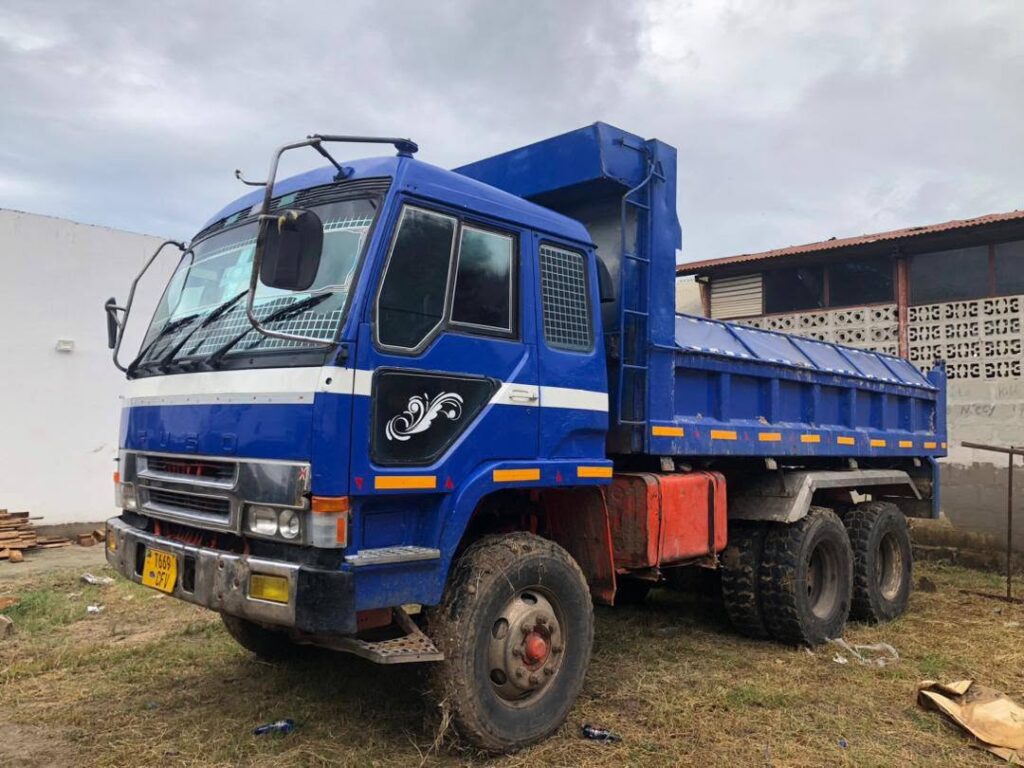 Magari Used Mitsubishi Fuso 2000 Dar es Salaam Tanzania