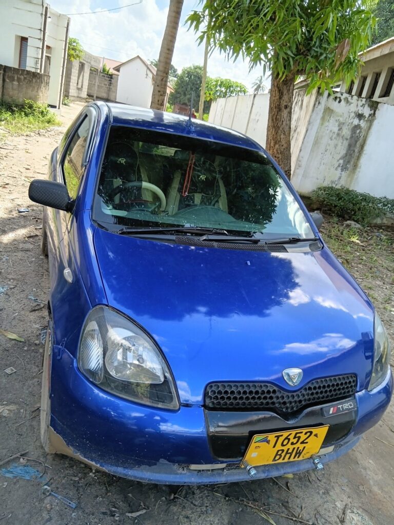 Toyota Vitz bei poa sokoni Dar es Salaam Tanzania