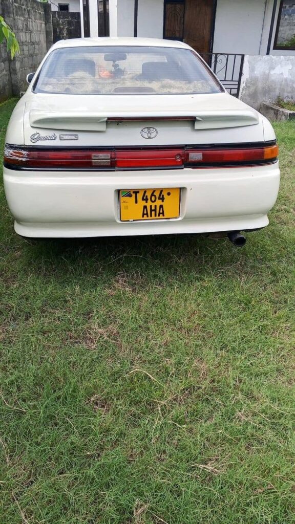 Magari Mark II 1995 lipo Dar es Salaam