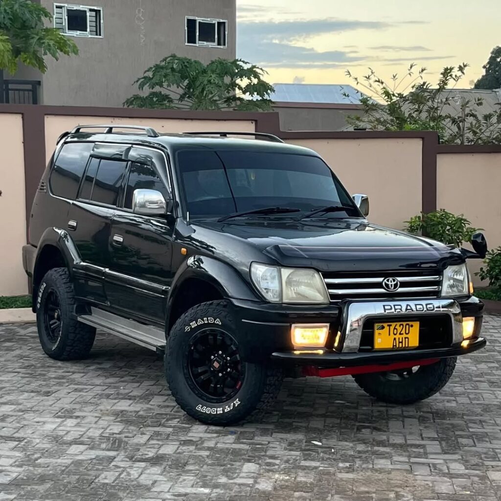 Magari Land Cruiser Prado 1998 lipo Dar es Salaam