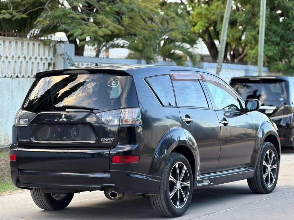 Used Mitsubishi Outlander 2009 for Sale in Dar es Salaam