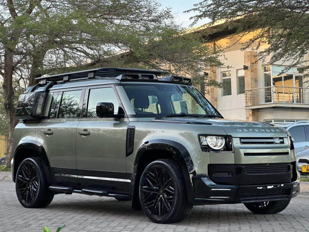 Magari Sokoni Land Rover Defender ya Bei Poa 2022