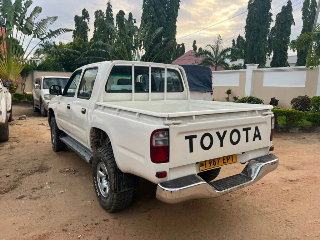 Buy Toyota Hilux 2000 for Sale in Dar es Salaam