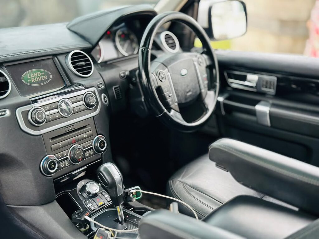 Land Rover Discovery 4 2013 for Sale in Dar es Salaam