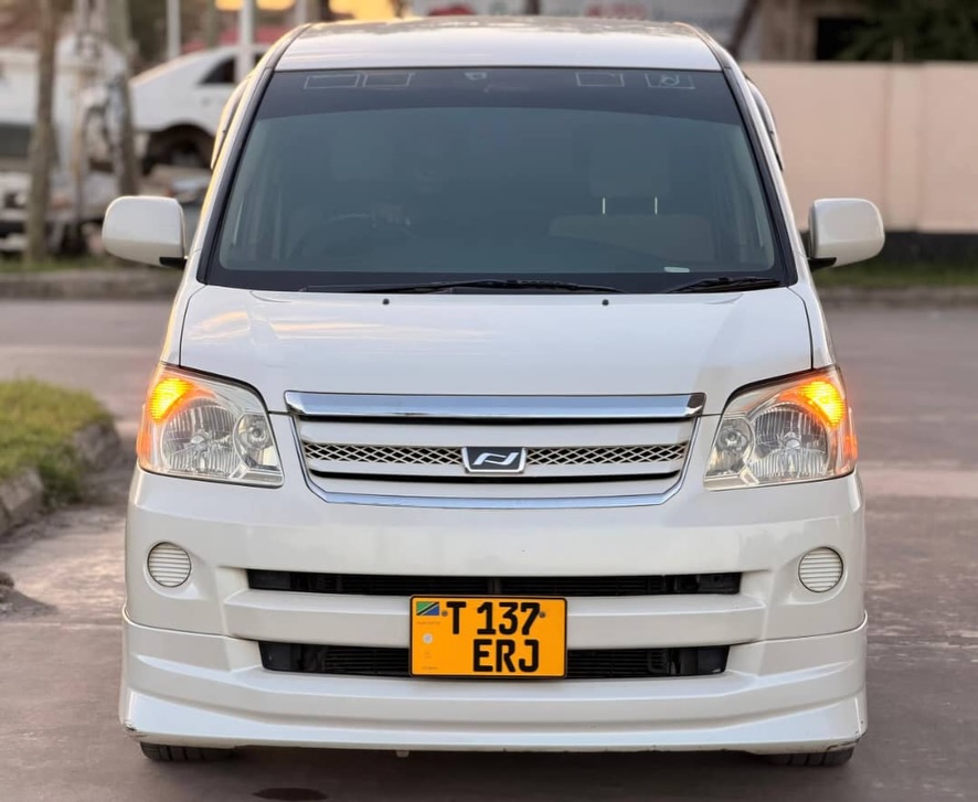 Bei ya Toyota Noah 2005 Sokoni Dar es Salaam Tanzania