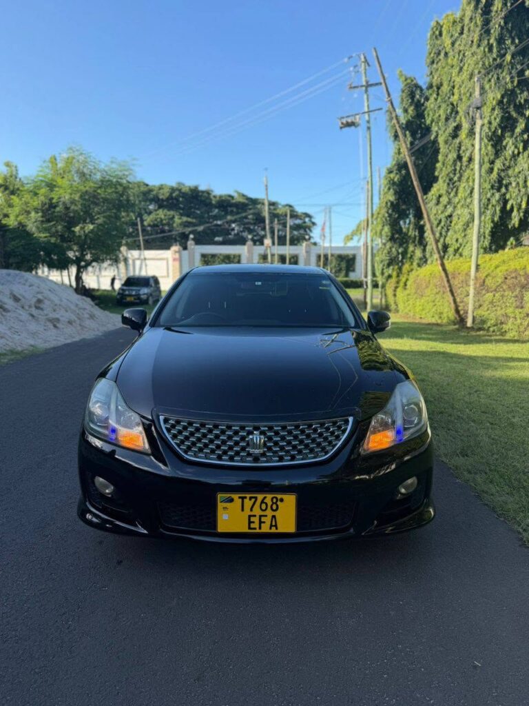 Used Toyota Crown 2009 for Sale in Dar es Salaam