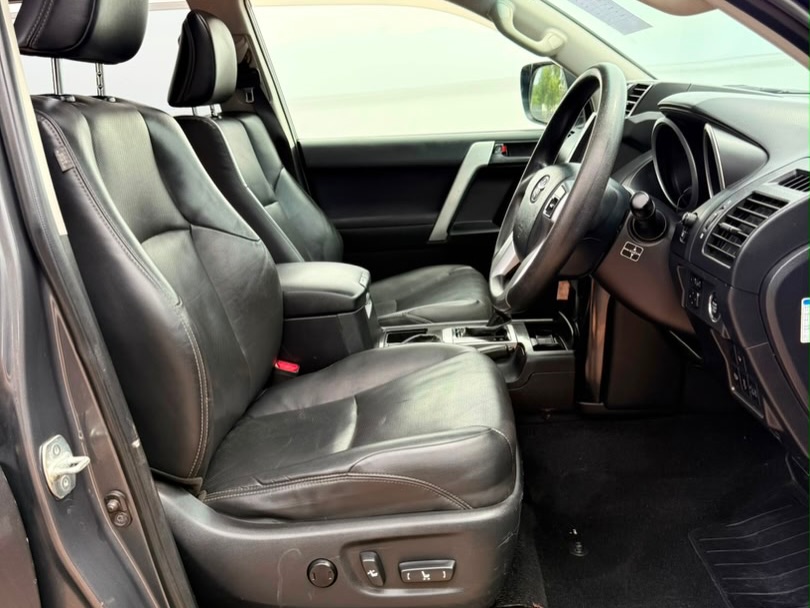 Magari Used Toyota Land Cruiser Prado 2017 Mwanza Tanzania