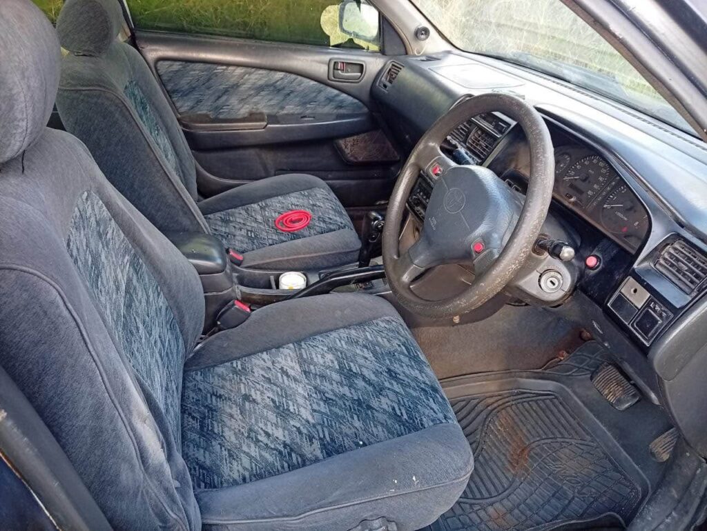 Toyota Carina 1995 for Sale in Tanga