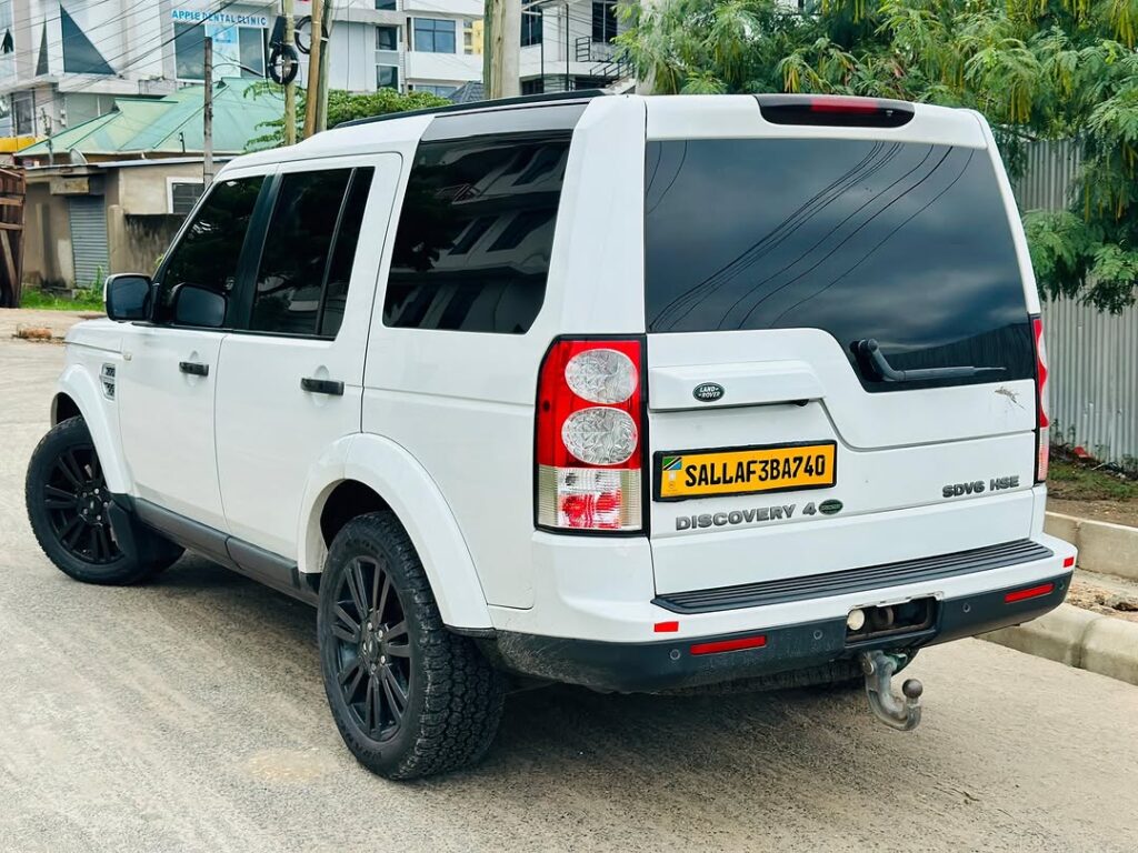 For Sale Land Rover Discovery 4 2013 in Dar es Salaam