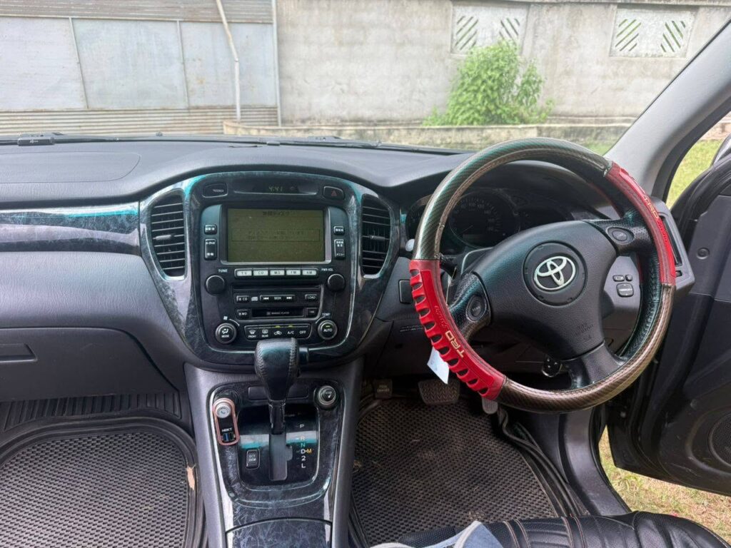 Magari Used Toyota Kluger 2003 Dar es Salaam Tanzania