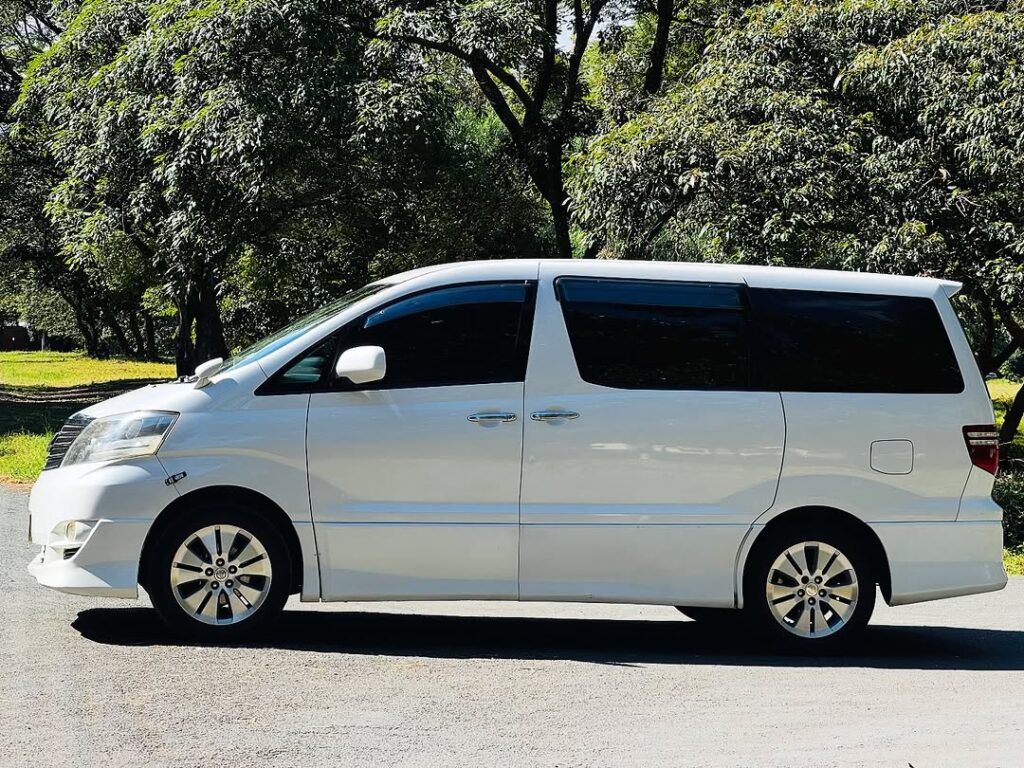 Toyota Alphard bei poa sokoni Arusha Tanzania