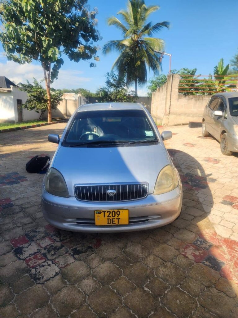 Bei ya Toyota Vitz 2003 Sokoni Dar es Salaam Tanzania
