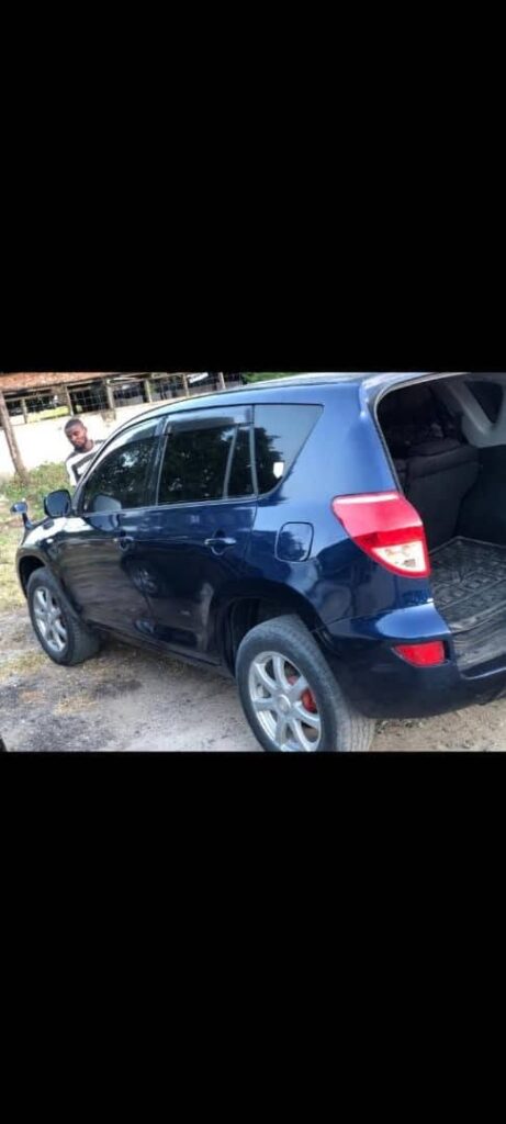 Toyota Rav4 bei poa sokoni Dar es Salaam Tanzania