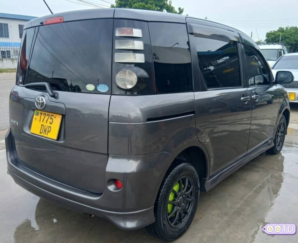 Toyota Sienta bei poa sokoni Dar es Salaam Tanzania